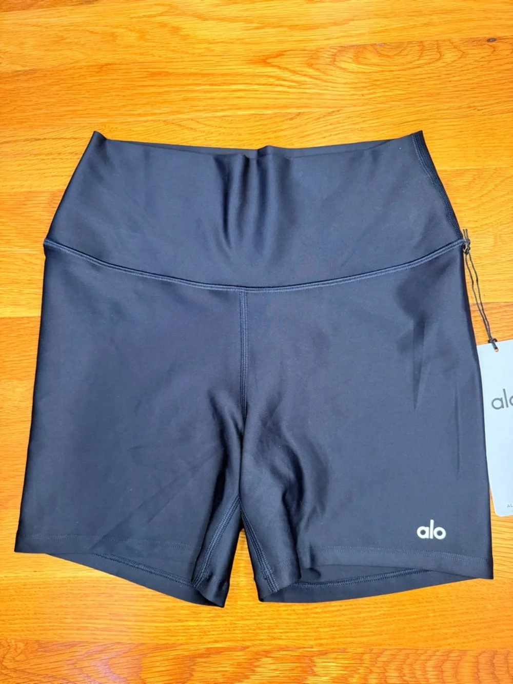 Alo Airlift Energy Shorts Black High Waist Biker Shorts Size M NWT - Picture 2 of 8